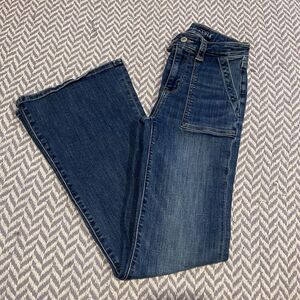 American Eagle Super High Rise Flare Jeans 0 Regular Actual 24x28.5 Mid Wash